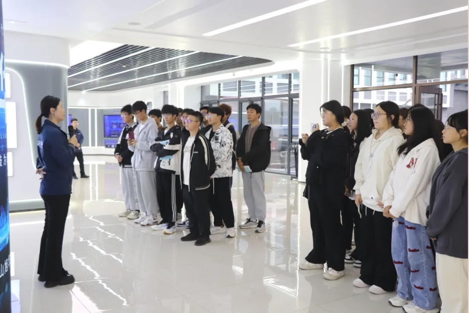 筑牢基础 展望未来 ▏唐山学院会计学院学生到OKPay智能参观学习